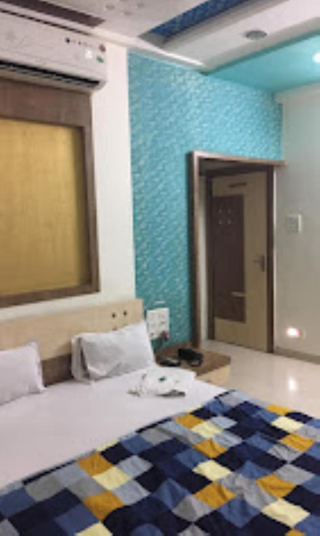 Hotel Rasraj , Dhule Экстерьер фото